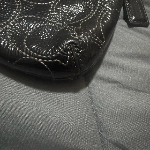 Coach Signature Poppy C  Black Wristlet….EUC - Picture 5 of 7